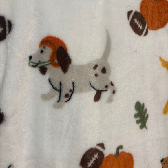 Game Day Dog & Pumpkin Football Oversized Velvet Plush Throw Blanket 60x70” NWT - Picture 3 of 7